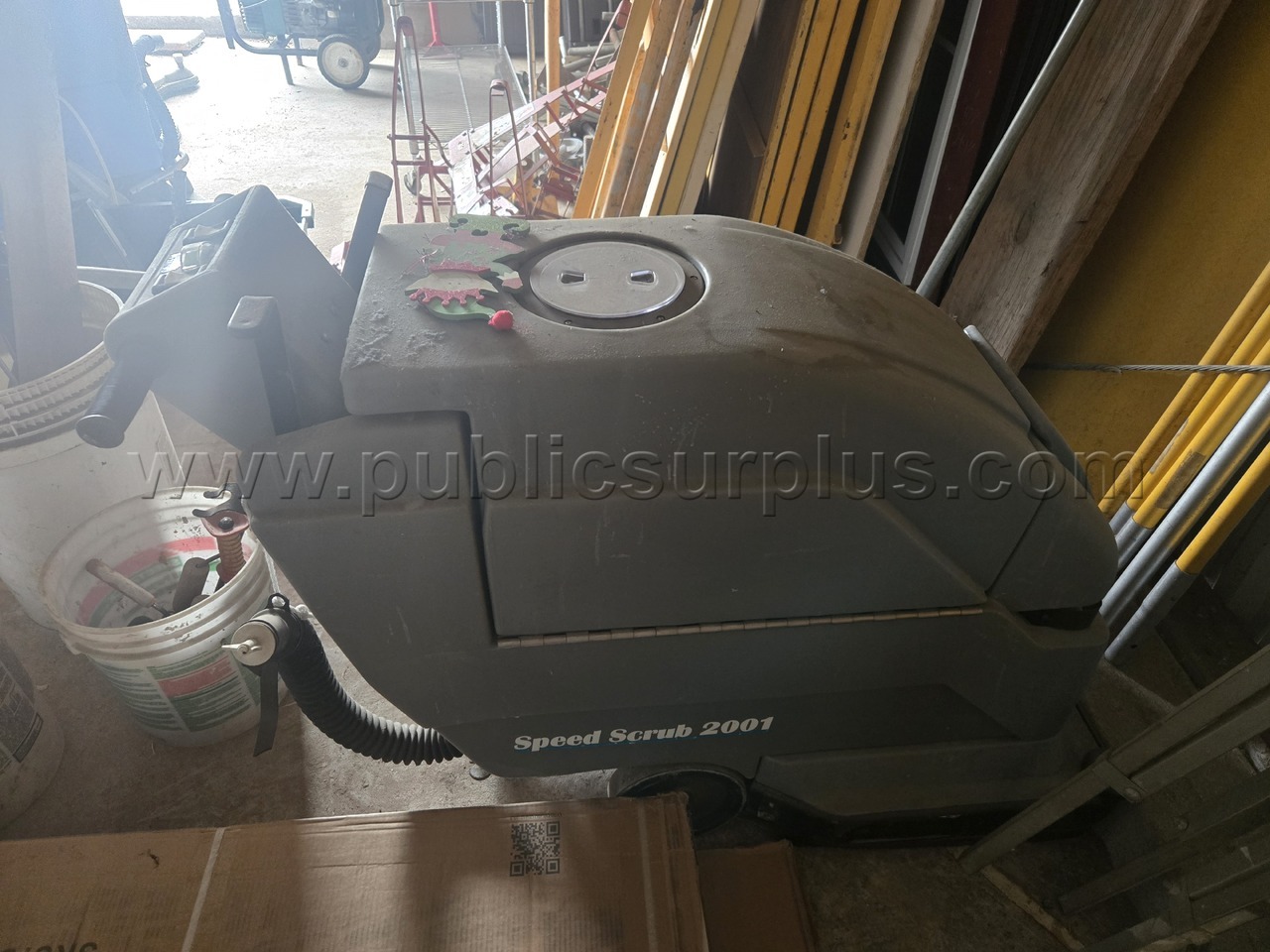 Walk Behind Tile Cleaner — photo 1