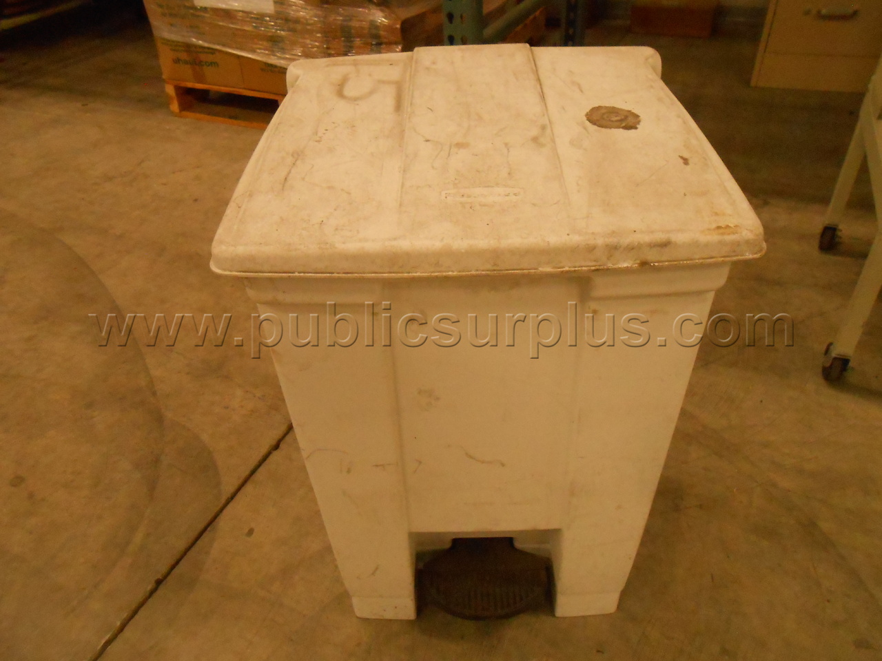 Step On-Oil Waste Can — photo 1