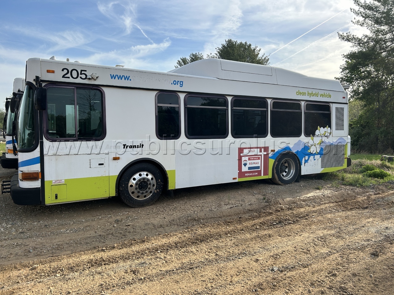 2011 Gillig Hybrid Transit Bus — photo 1