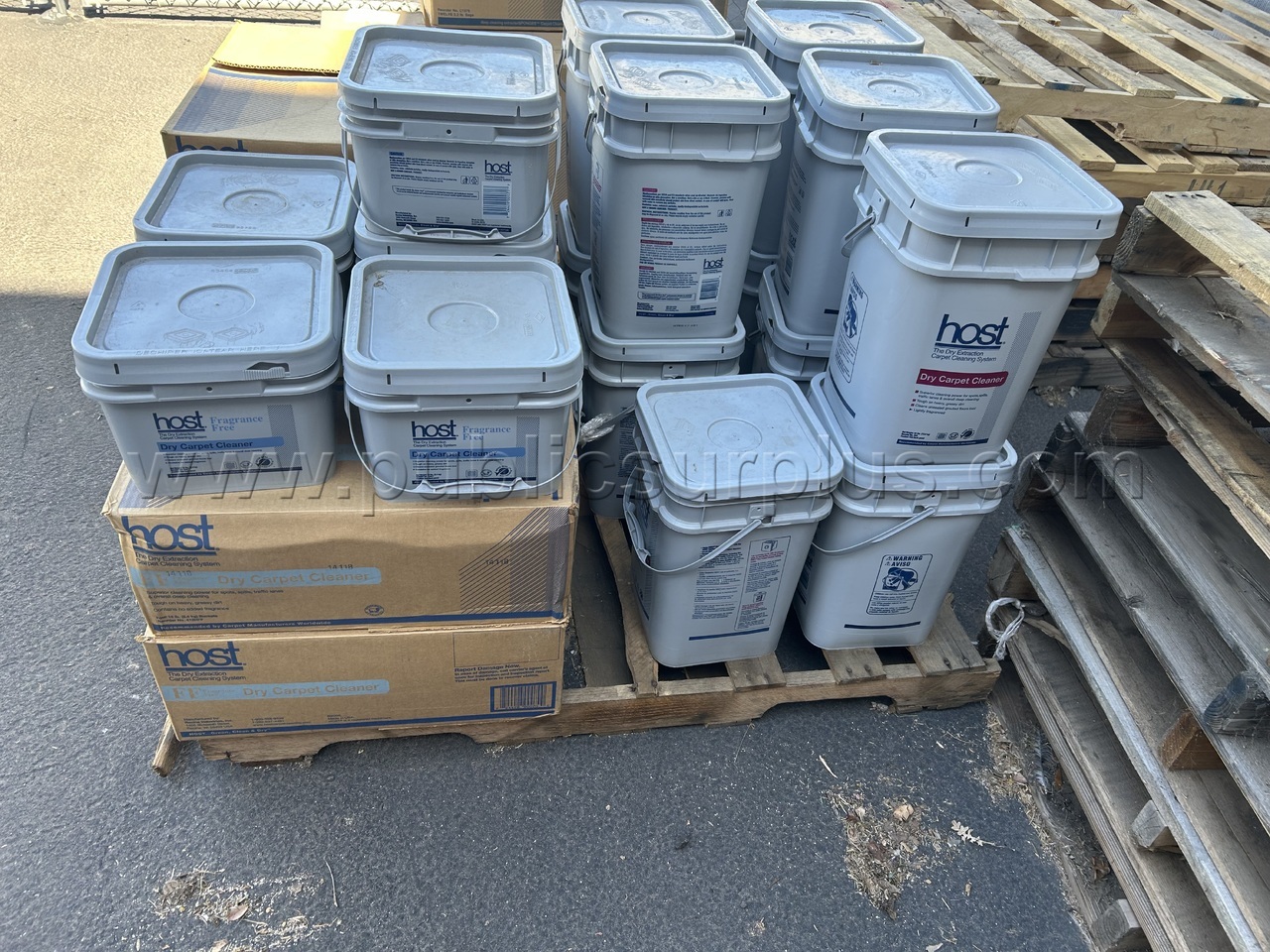 Host Dry Extraction Carpet Cleaner — photo 1