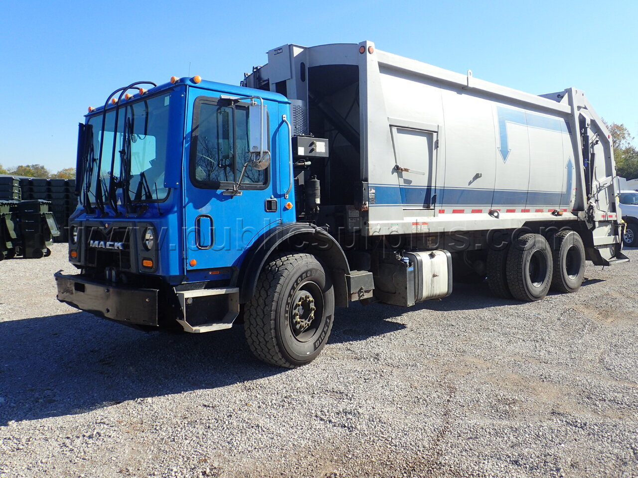 2012 Mack MRU613 / Ez-Pack Rear Loader — photo 1