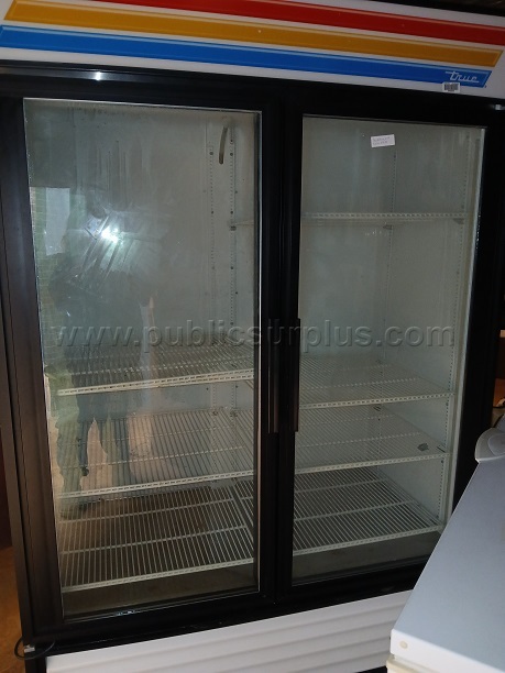 Lot 73 - True GDM-49 Double Door Refrigerator. — photo 1