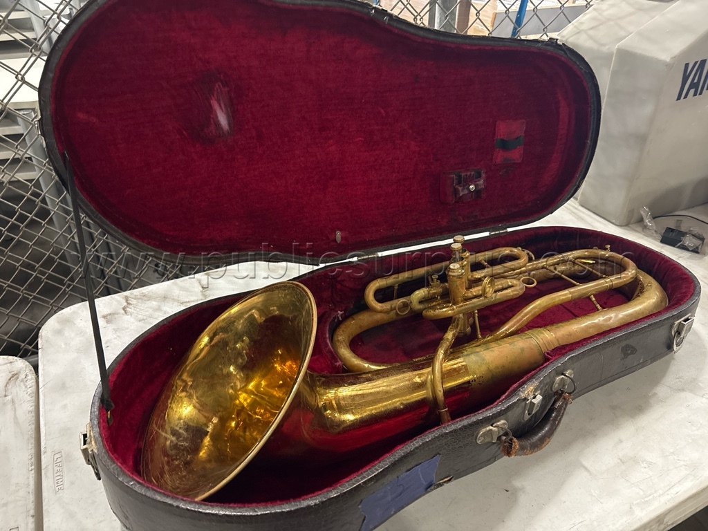 King Baritone -  no mouthpiece, repairs needed — photo 1