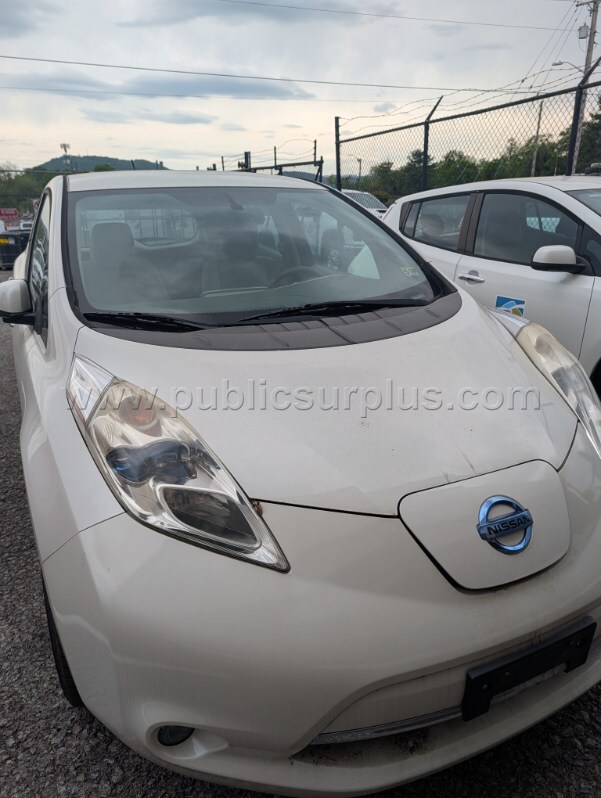 2015 Nissan Leaf — photo 1