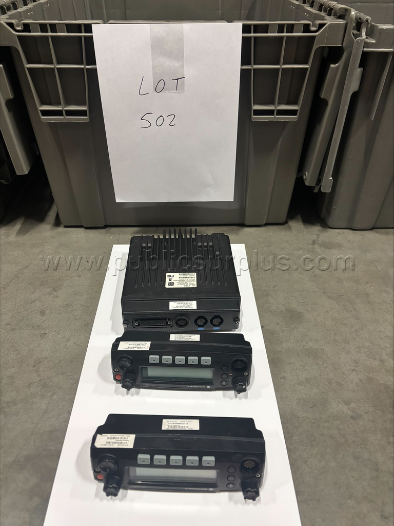 Lot 502 10 Motorola XTL2500 — photo 1
