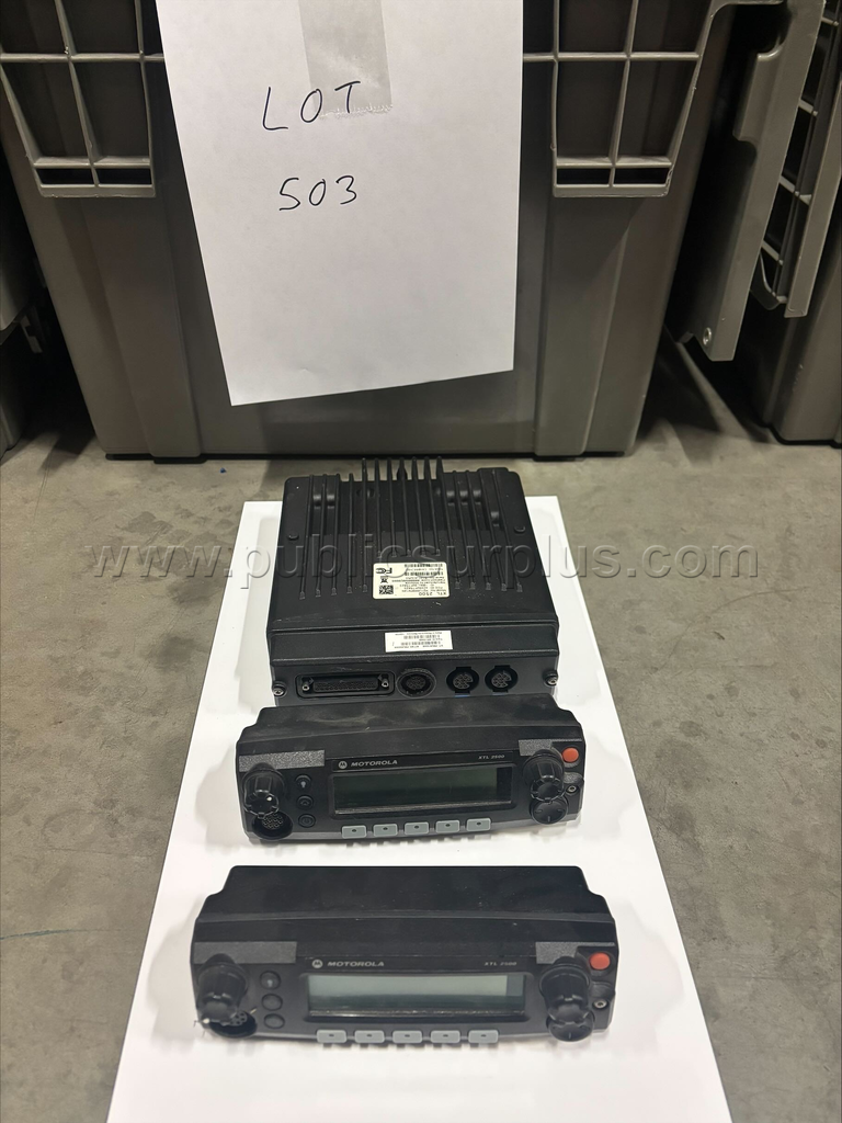 Lot 503 12 Motorola XTL2500 — photo 1