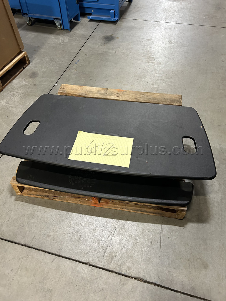 Lot 612	Rising Desk Platform — photo 1