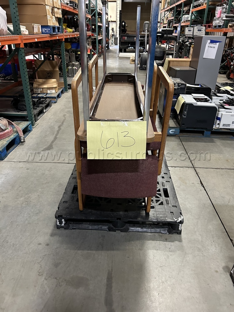 Lot 613	Office Chairs x 4 and table — photo 1