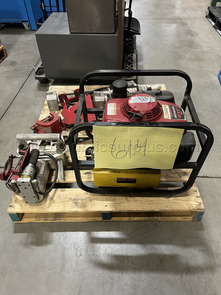 Lot 614	Hydraulic Pump, Spreaders, Ram and adapters — photo 1