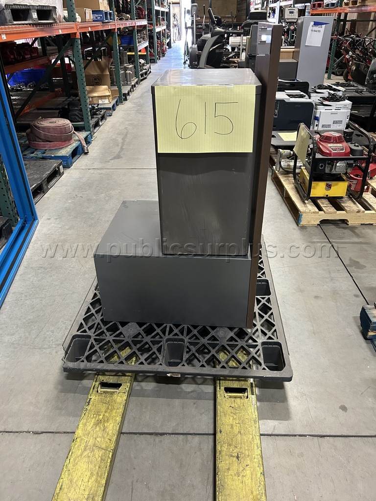 Lot 615	Desk w/ File cabinets — photo 1