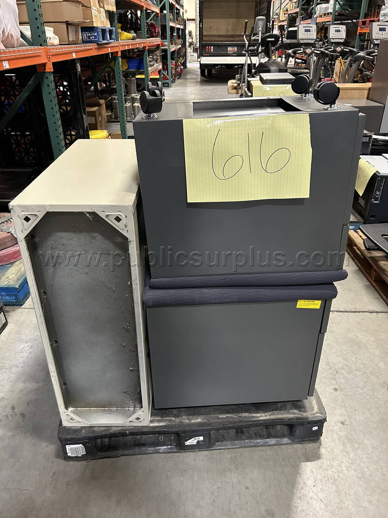 Lot 616	Book Shelf and File cabinets — photo 1