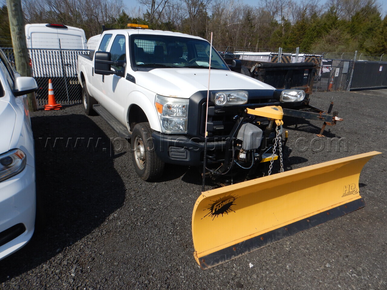 2016 FORD F250 SD XL CREW CAB 4X4 6.75' BED W/FISHER 7.5' SNOWPLOW — photo 1