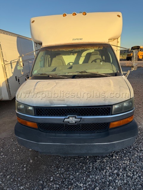 2004 Chevy Express — photo 1