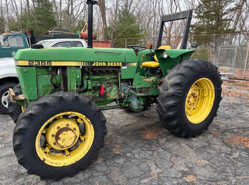 TRACTOR - JOHN DEERE - 2355 - L02355F607136 — photo 1