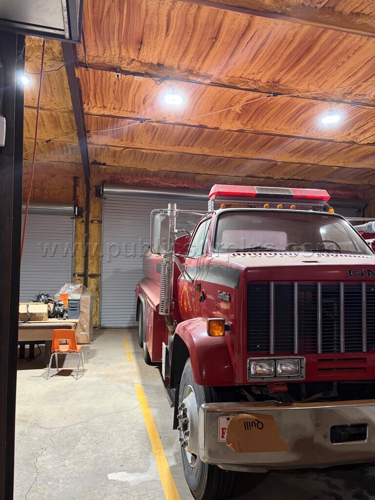 1989 GMC Tender 3800 gallon — photo 1