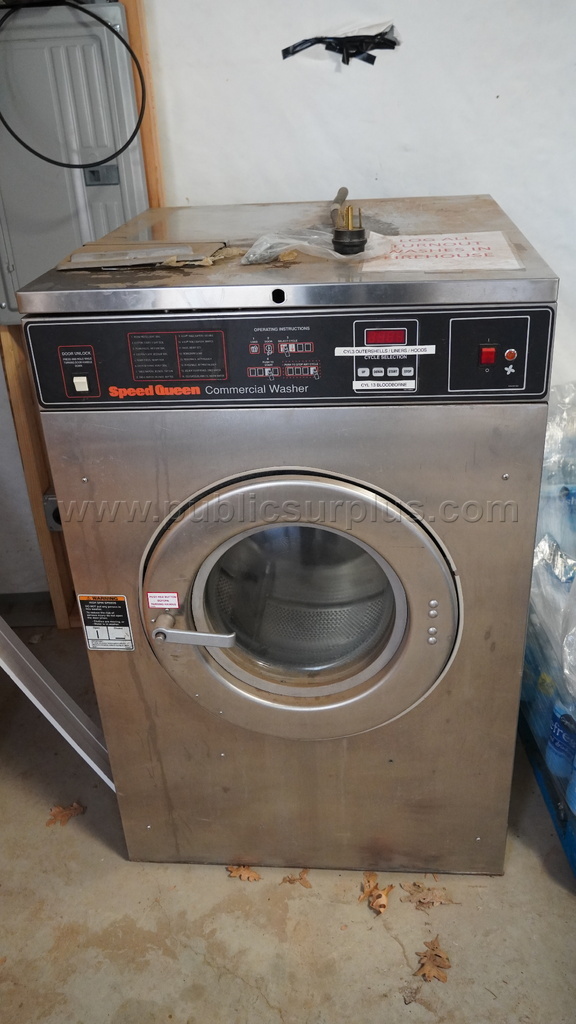 Industrial washing machine — photo 1