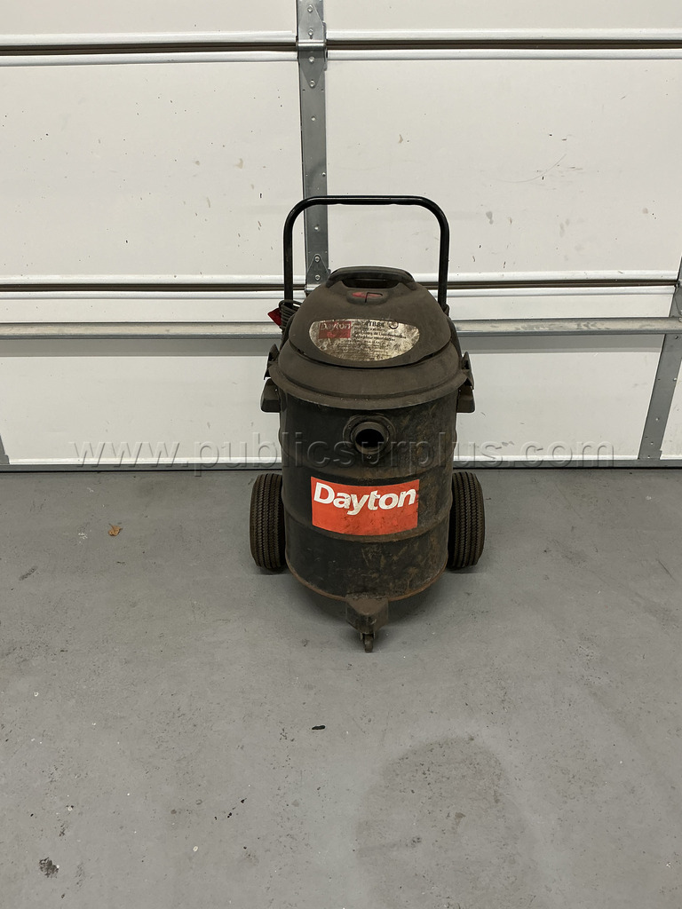 Dayton Wet/Dry Vacuum — photo 1