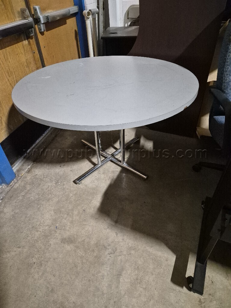 Round Table *Used* — photo 1