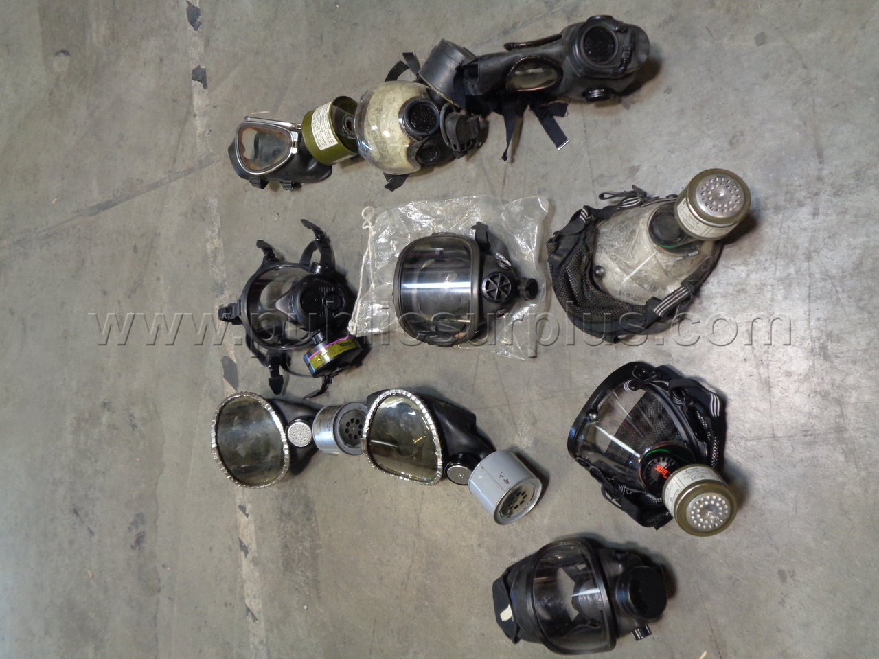 101/13217-Assorted Gas Masks — photo 1