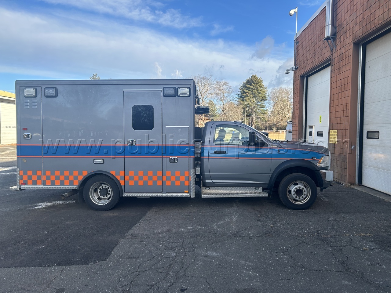2017 DODGE RAM 4500 AMBULANCE — photo 1