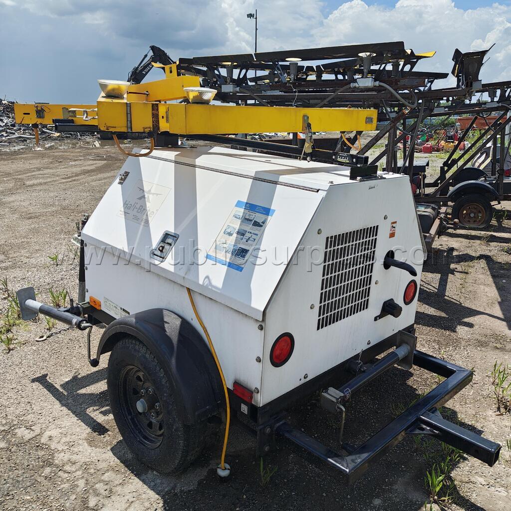 2020 HALI-BRITE PORTABLE RUNWAY CLOSURE TRAILER (USED) — photo 1