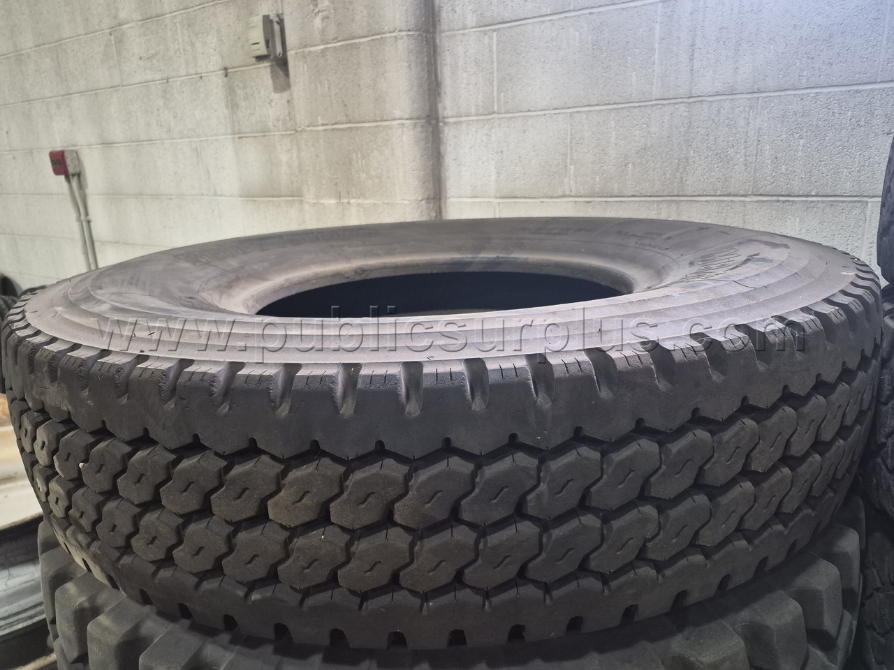 Bridgestone 12.00R24 Radial M840 — photo 1