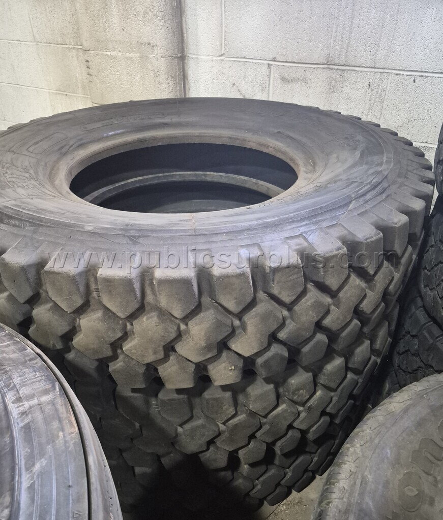 Bridgestone 12.00R24 Radial L317 — photo 1