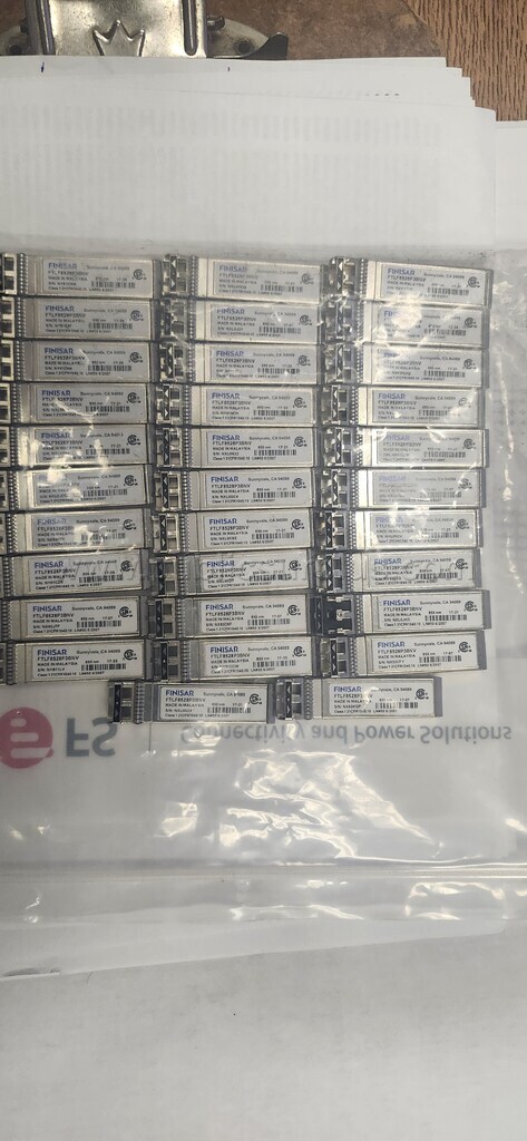 Finisar FTLF8528P3BNV optical transceivers — photo 1