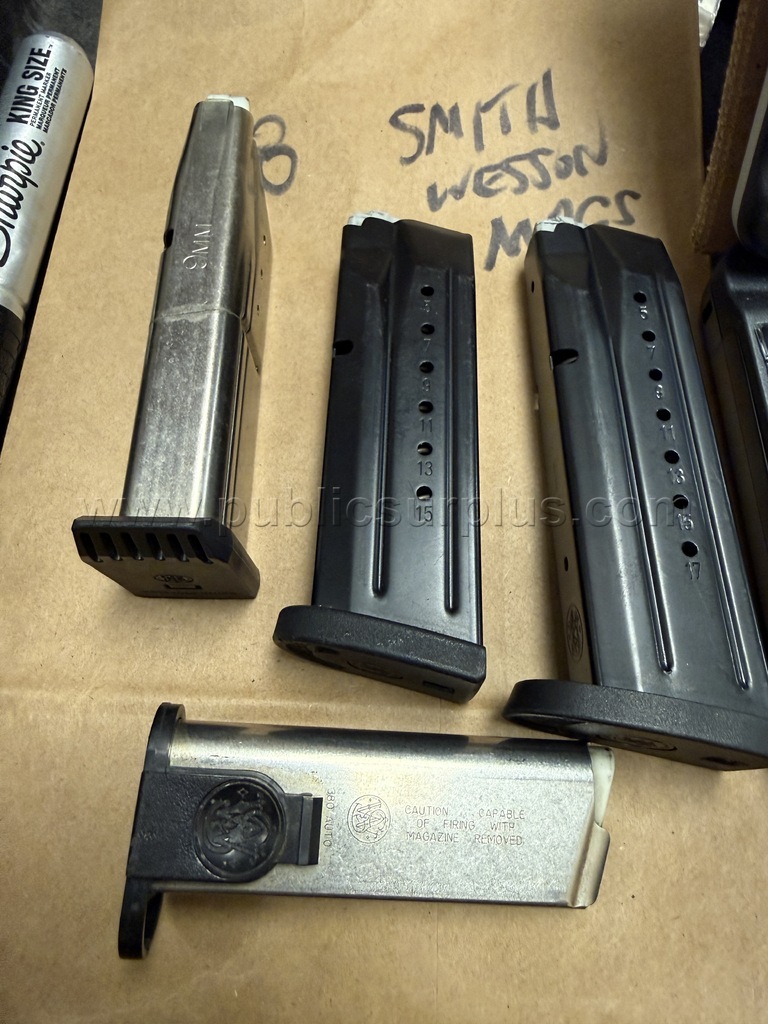 X4 VARIOUS SMITH AND WESSON MAGAZINES — photo 1