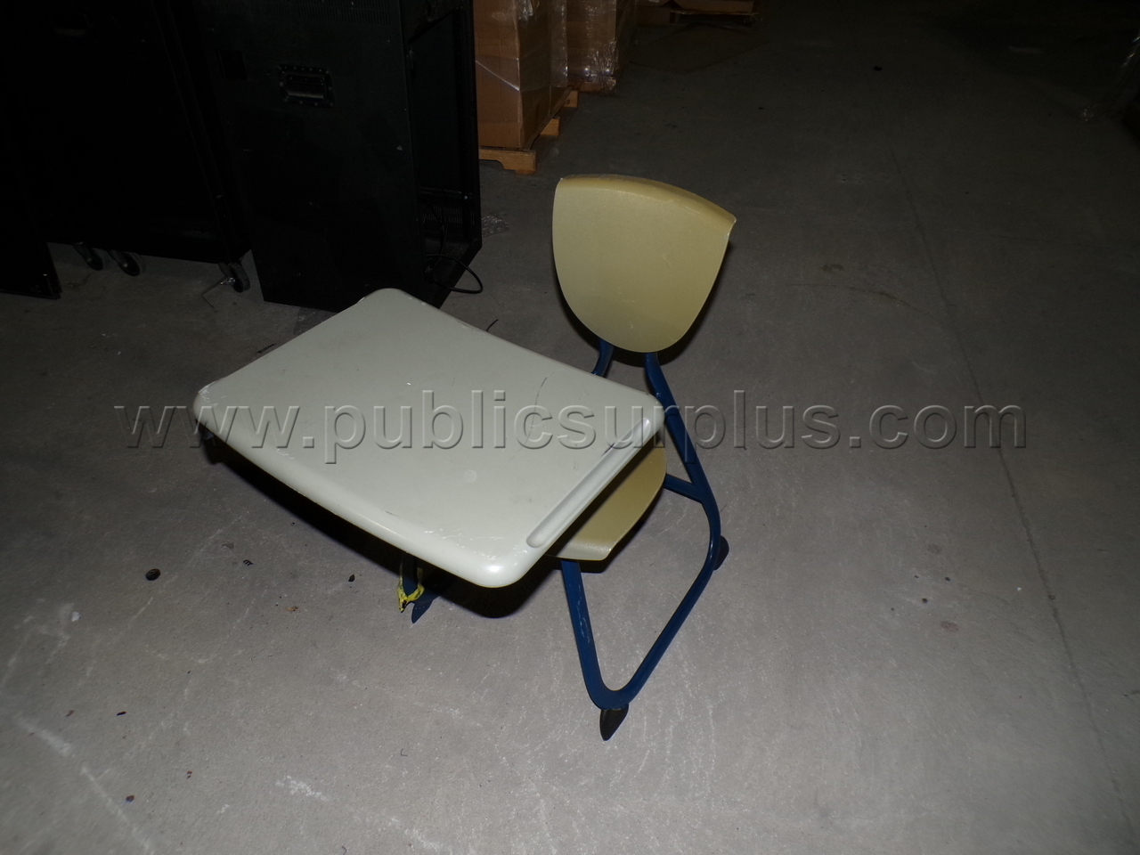 Student Desk — photo 1