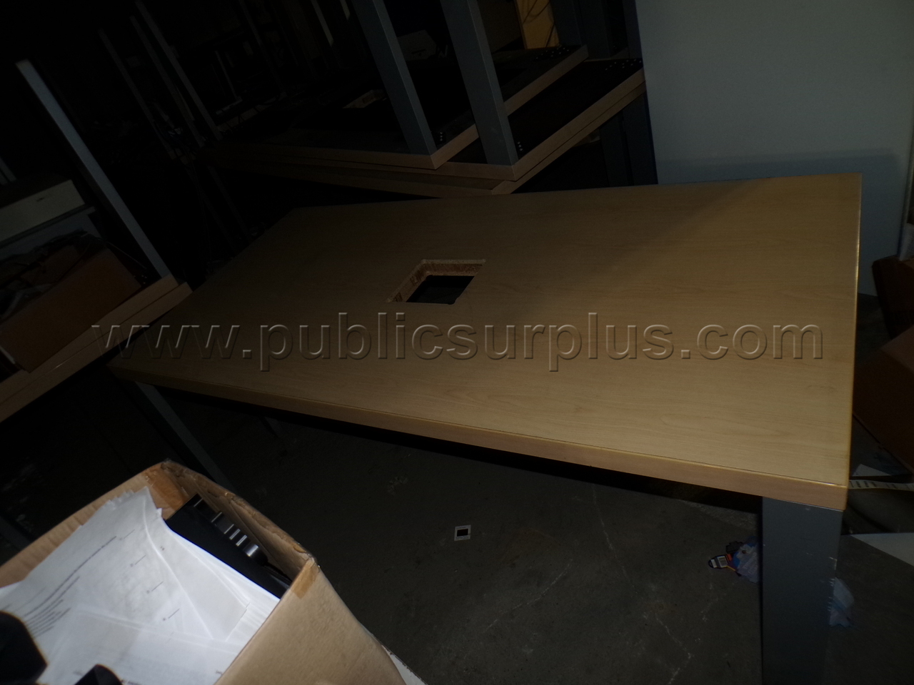 Tables — photo 1