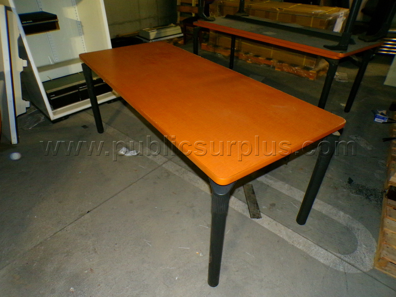 Tables — photo 1