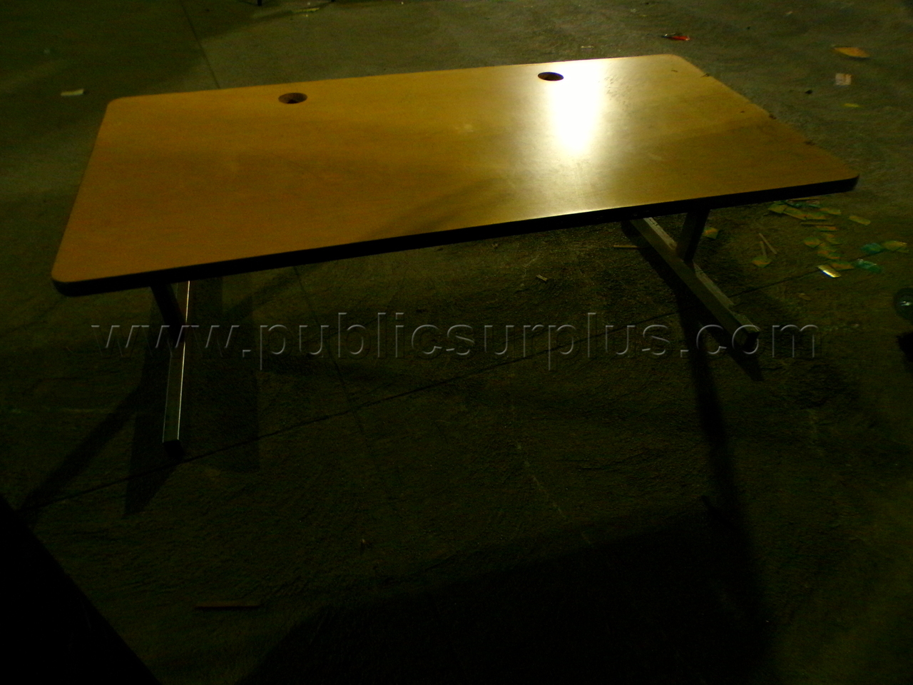 Tables — photo 1