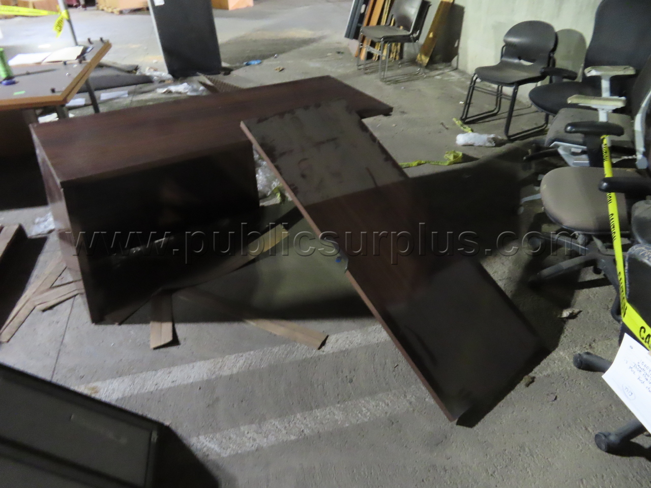 L Shape Desk — photo 1