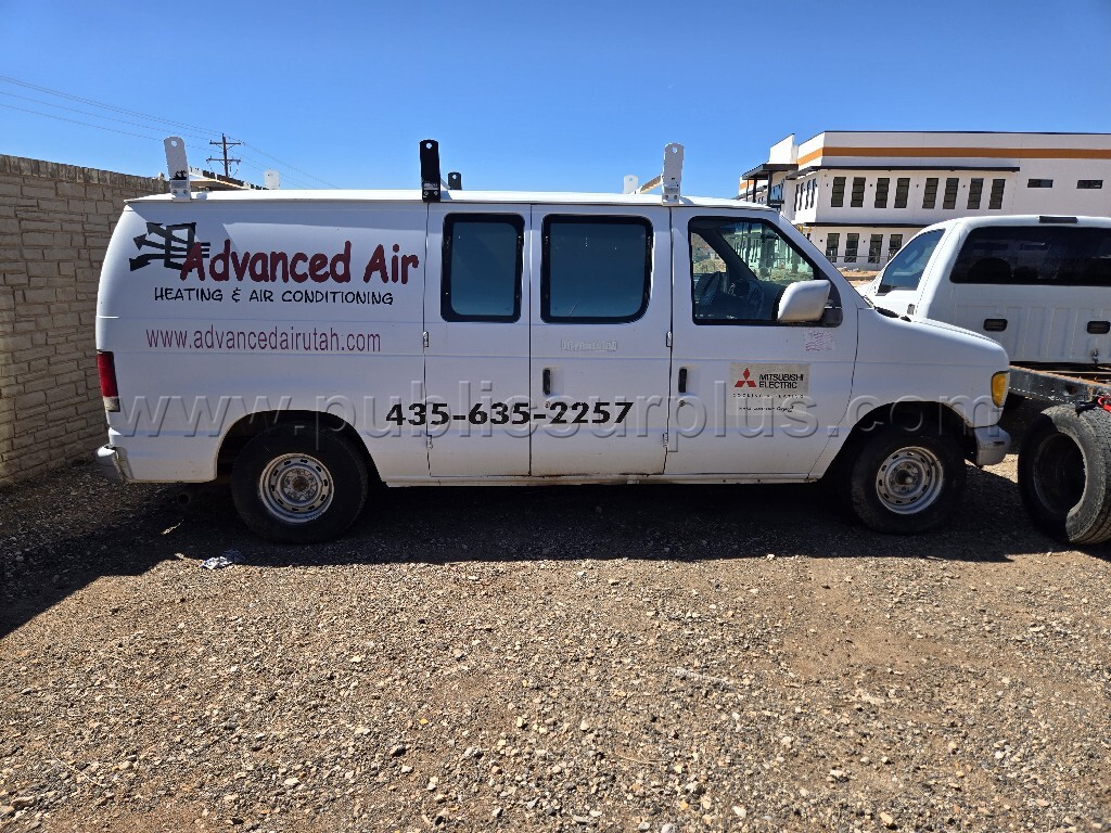 1999 Ford Ecoline — photo 1