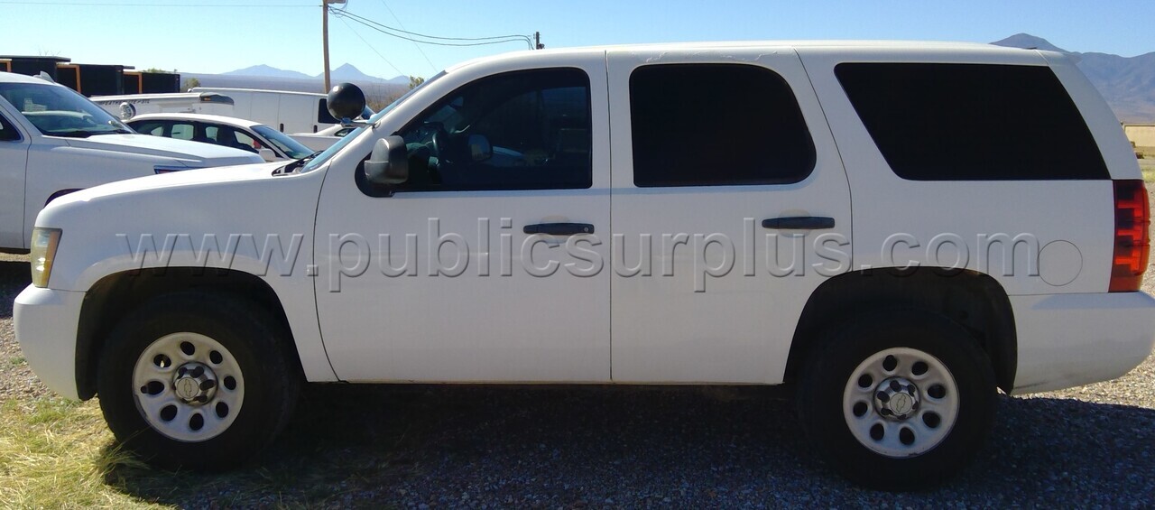 2010 Chevrolet Tahoe 4WD — photo 1