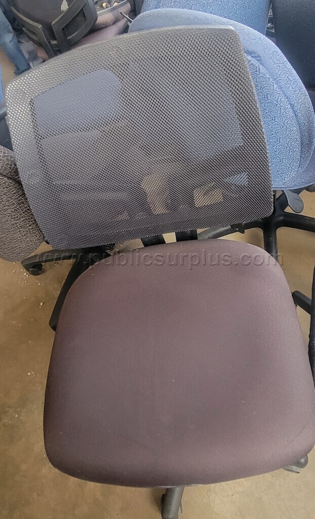 1 Lot of 17 Black Webbing Back Office Chairs — photo 1