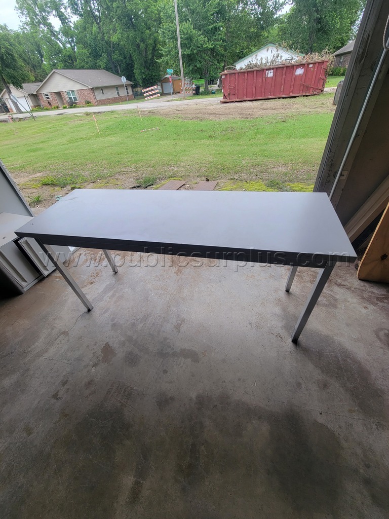 1 Lot of 5 Tables 19.5" x 5' — photo 1