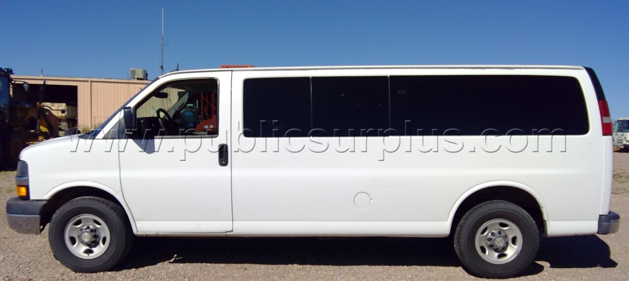 2013 Chevrolet Express Van — photo 1