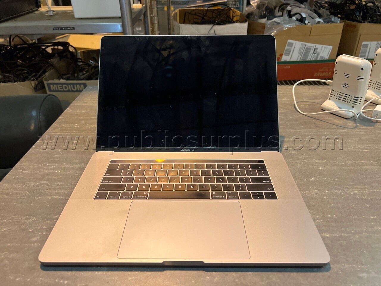 Apple Macbook Pro A1990 — photo 1