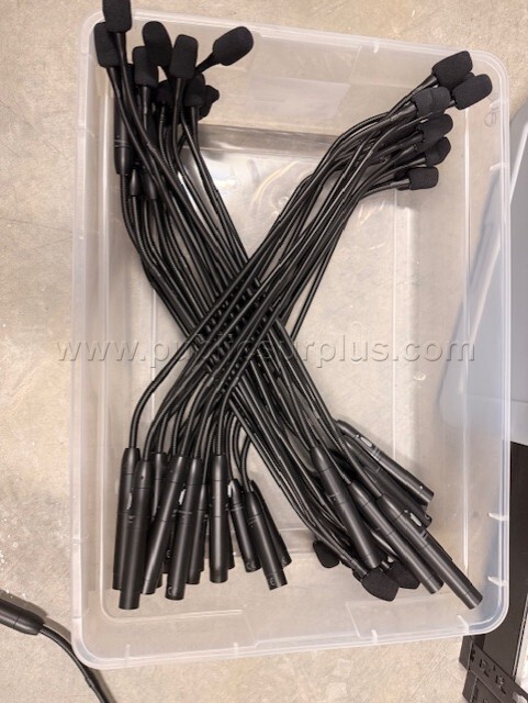 Microphones with Base Sure brand — photo 1