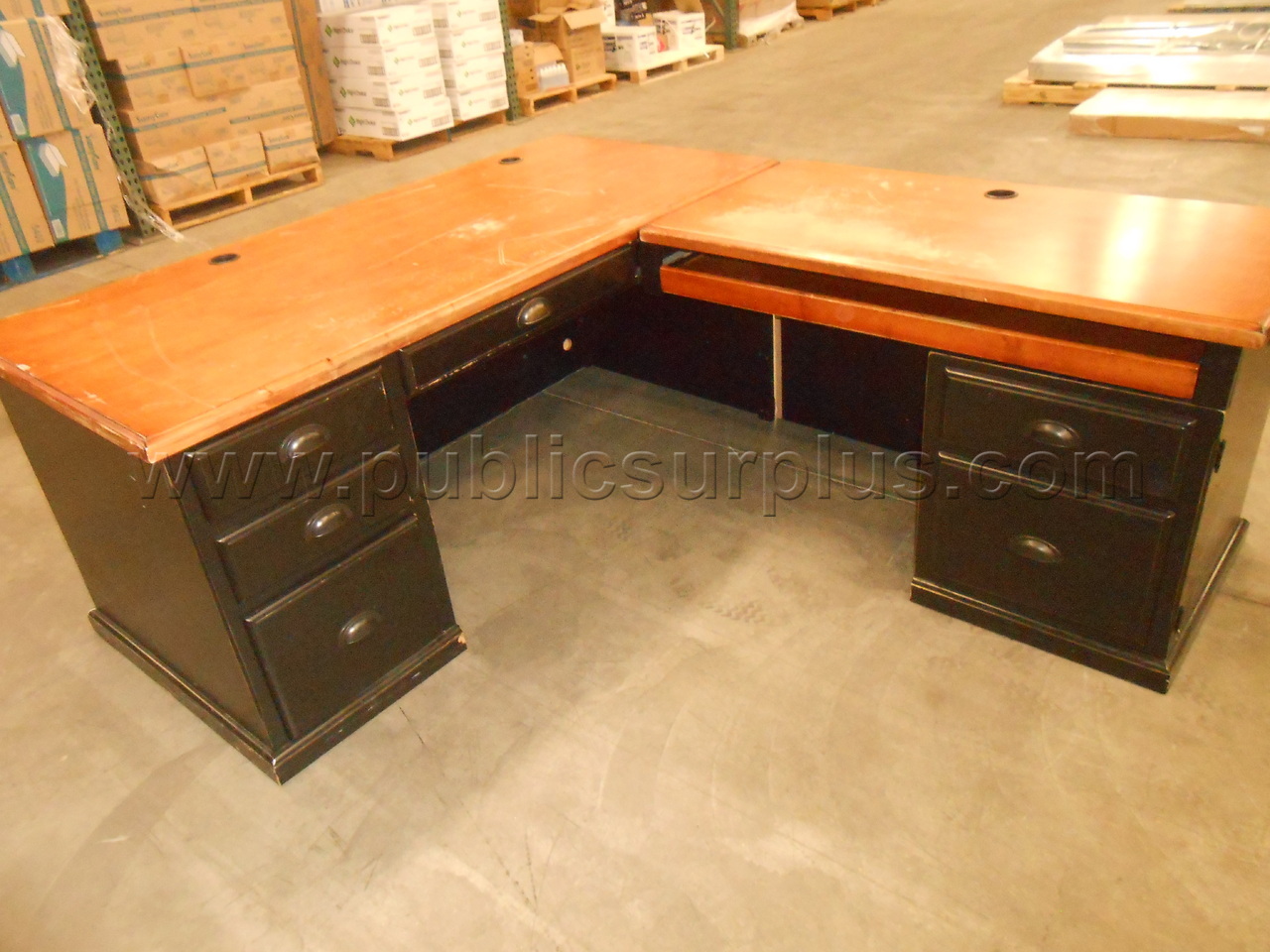 Desk with Return — photo 1