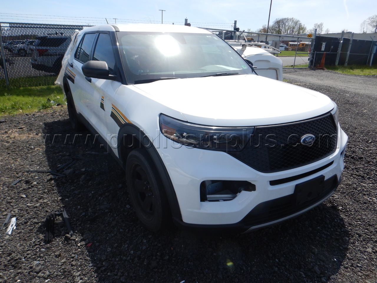2022 FORD EXPLORER  - NON-REPAIR CERT SALE-WRECKED "PARTS ONLY SALE" TOWING REQ. — photo 1