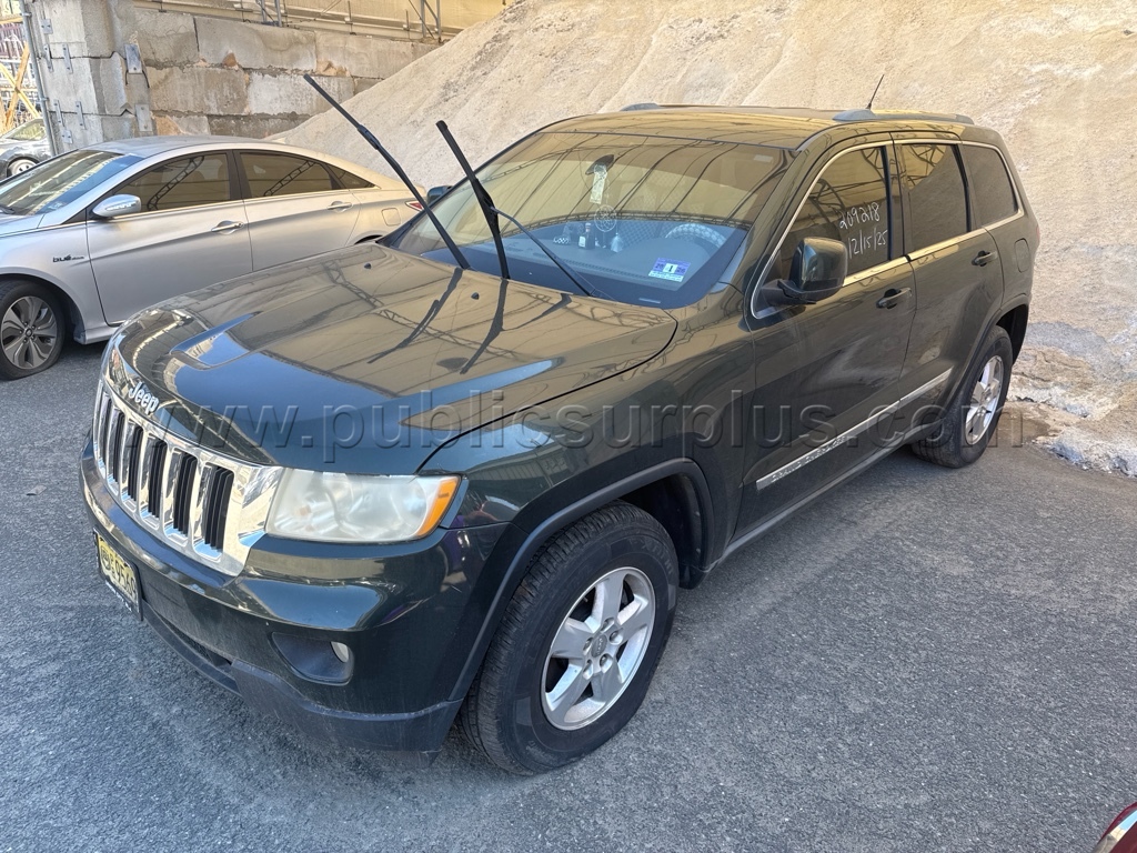 2011 Jeep Grand Cherokee — photo 1