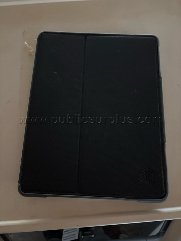iPad 4th generation with Folio-style protective cases — photo 1