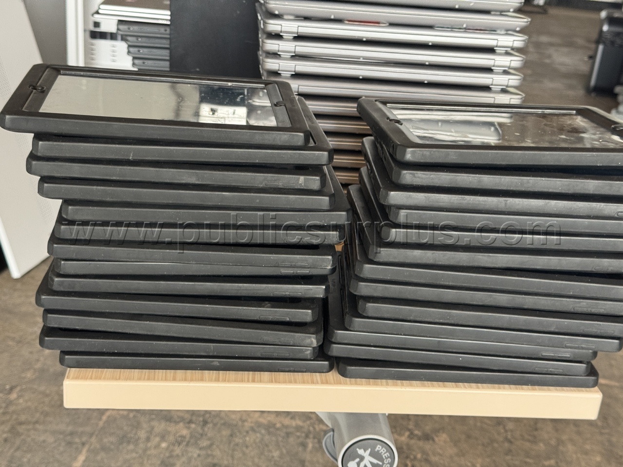 iPad 4th generation with MaxCase — photo 1