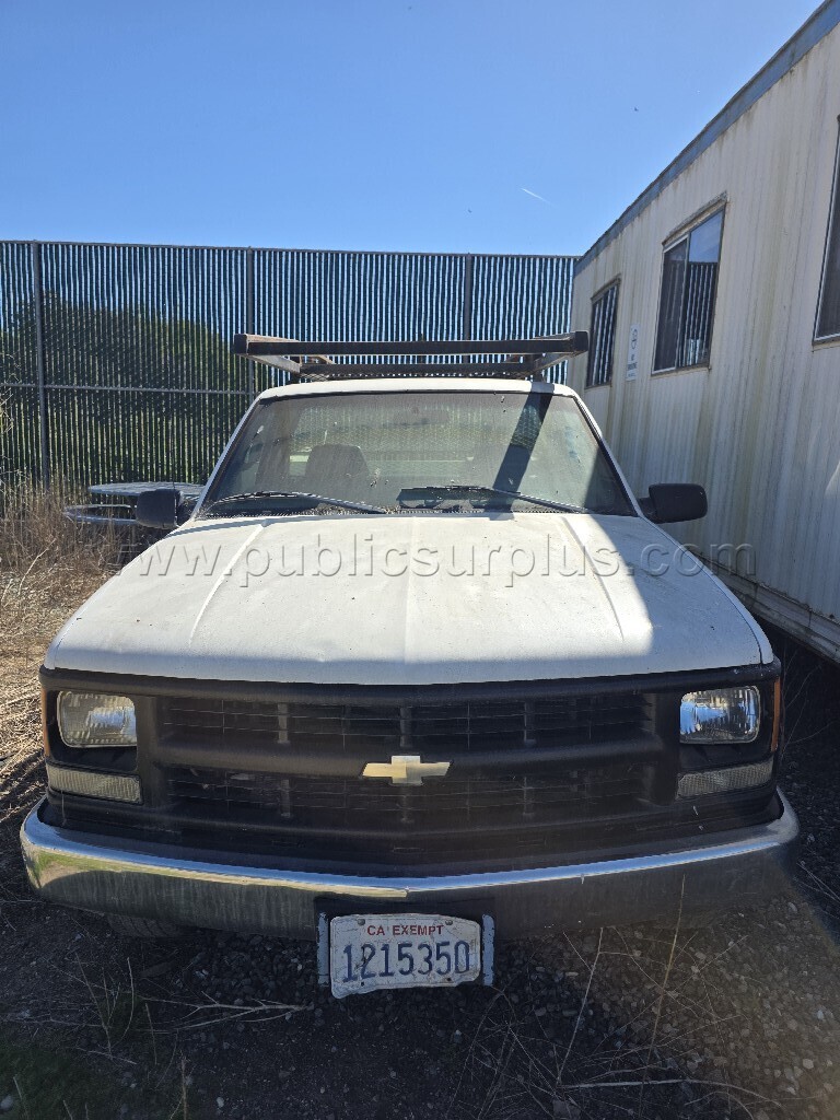 1998 Chevrolet Cheyenne C2500 Standard Cab Utility Truck — photo 1