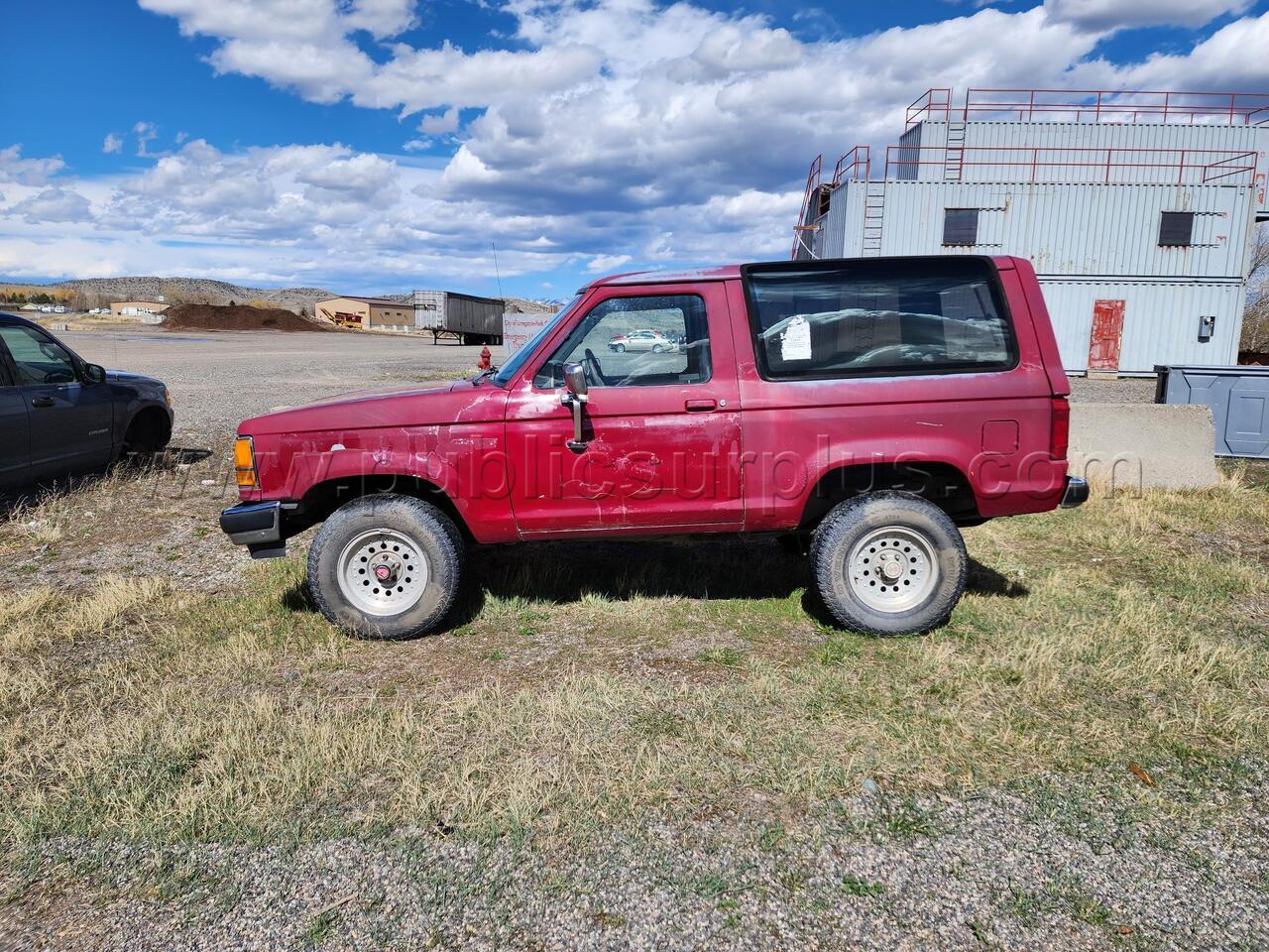 1982 Red Ford Bronco — photo 1