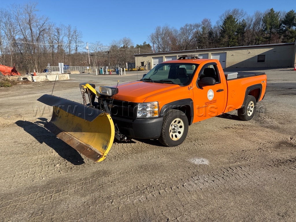 2013 Chevrolet Silverado 1500 Plow Truck — photo 1
