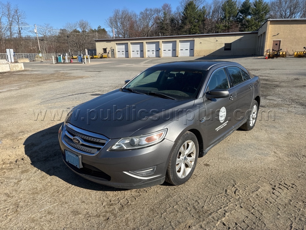 2011 Ford Taurus — photo 1